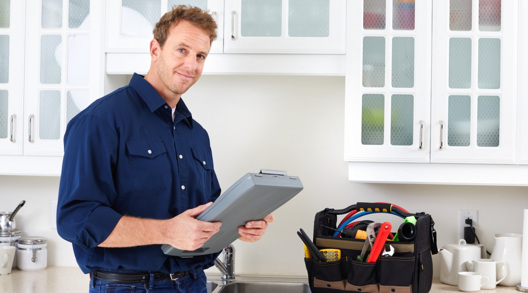 ManHomeInspectorToolBox_shutterstock_524812210-1080x600